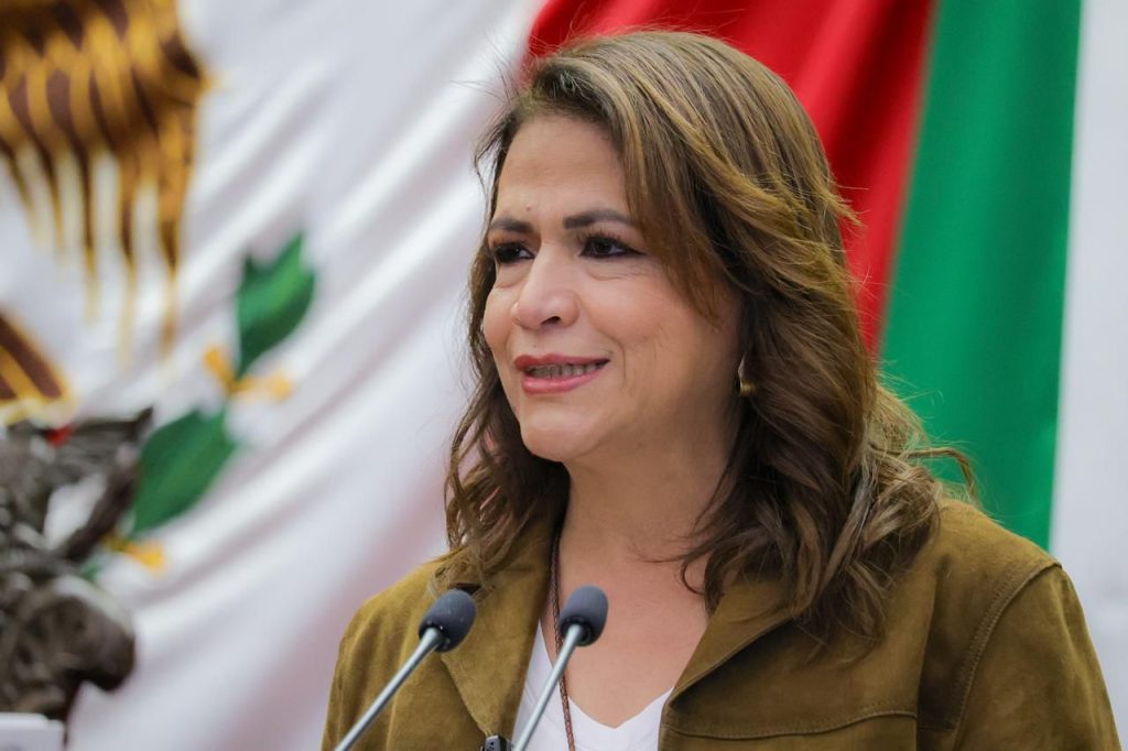 Dice Fabiola Alanís, que las escuelas deben consolidarse como espacios de formación integra