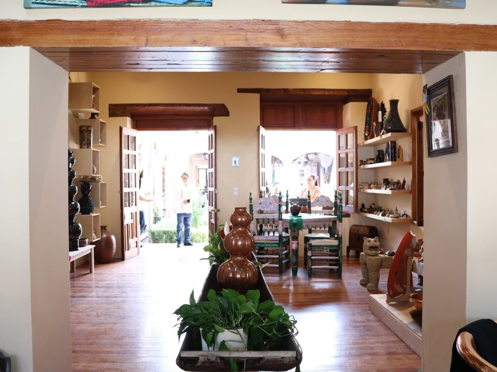 Abre Casart, nuevo espacio para venta de artesanías en Pátzcuaro
